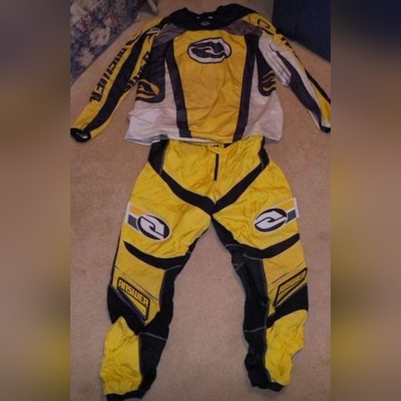 ATV riding pants and shirt Is36 size pants. Lx